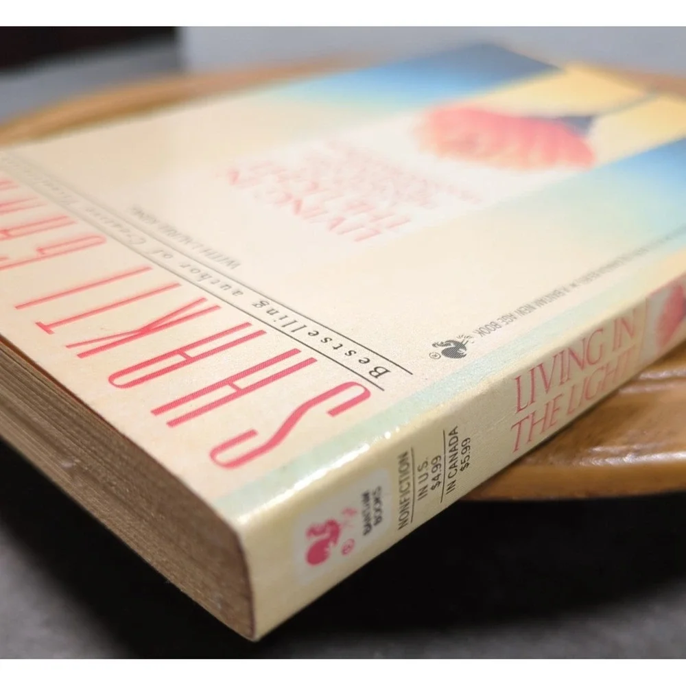 1993 Living In The Light‎ Shakti Gawain VTG Bantam Books Paperback 1st Printing